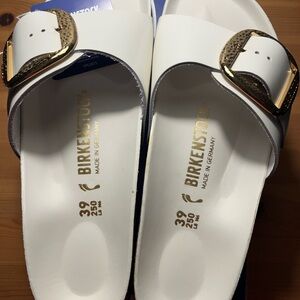 BIRKENSTOCK - Madrid Bug Buckle in Antique White. Size 8 women’s. BNIB.